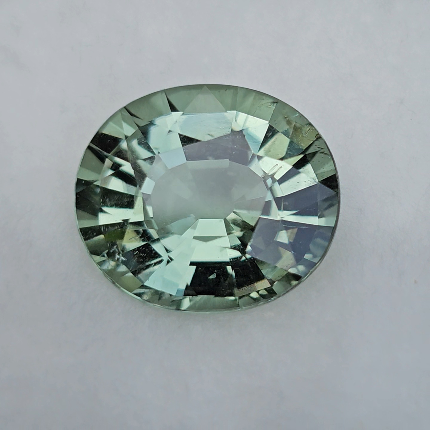 พลอย กรีน ทัวร์มารีน (Green Tourmaline) 11.72 กะรัต (Cts.) อัญมณีมงคลประจําวันเกิด เครื่องประดับพลอย