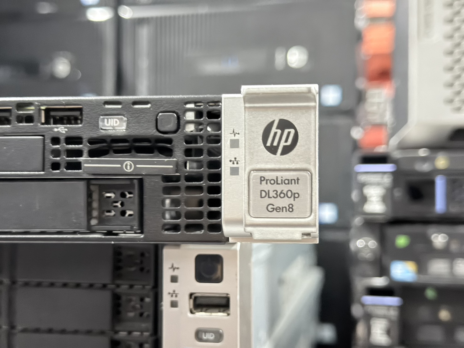 Server HP DL360p Gen8(E5-2609/8GB*3/HDD 146GB*2)+Raid P420i+Power460w*2