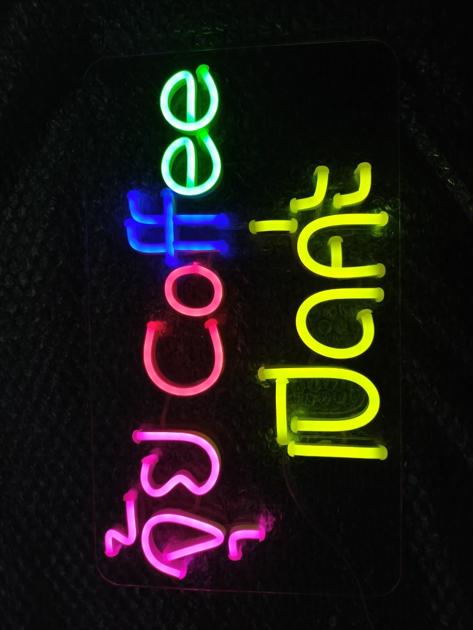 ป้ายไฟนีออนดัด - จุ้ย coffee เปิดค่ะ