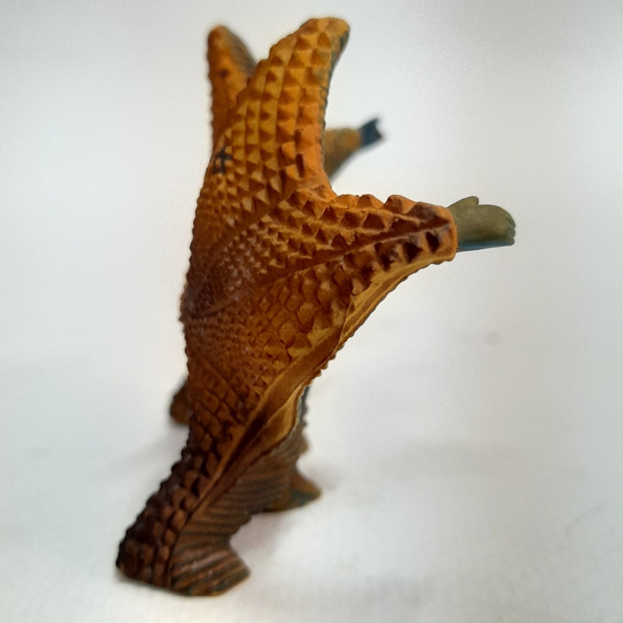 มีหลายภาพ ***ปลายมือหักเล็กน้อย ไม่มีฐาน ,ฟิกเกอร์โพลีสโตนขนาดเล็ก ตามภาพ/พลาสติกแข็ง สัตว์ประหลาด เพลสตาร์ จากอุลตร้าแมน ขนาดตามรูป หายาก มือสองตามสภาพ