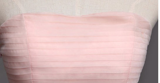 พร้อมส่ง ชุดราตรีสั้น เพื่อนเจ้าสาว แบบเกาะอก ตีเกล็ด ช่วงเอวคาดโบว์ กระโปรงผ้าแก้ว (จับสม๊อกด้านหลัง)