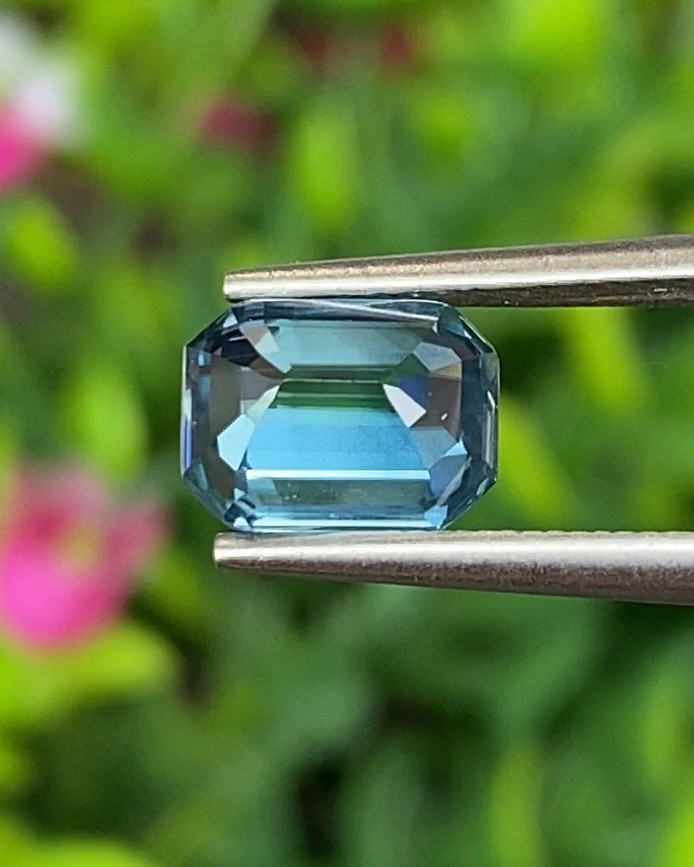 พลอย เพทาย (Zircon) 2.38 กะรัต (Cts.) พลอยแท้ อัญมณีมงคลประจําวันเกิด เครื่องประดับพลอย