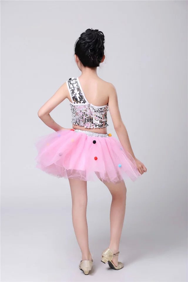 Pre-order ชุดแฟนซี ชุดแสดง เสื้อไหล่เฉียง กระโปรงฟูฟ่อง ปักเลื่อม สวยงาม