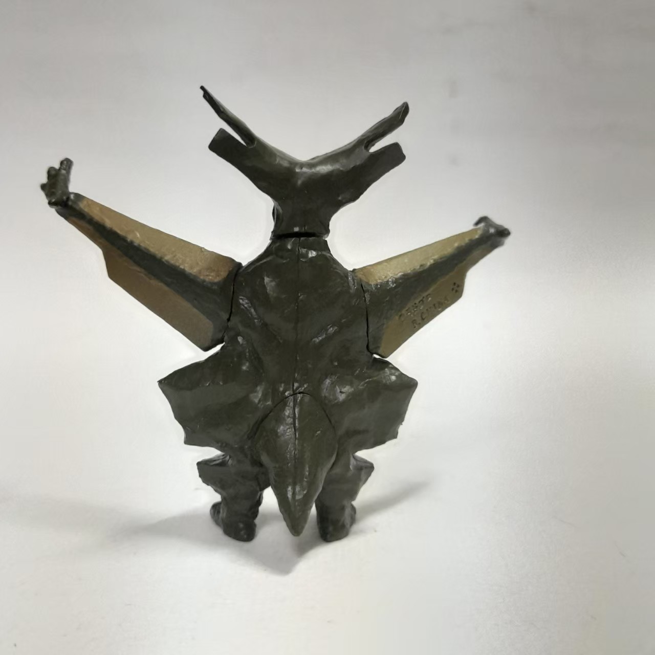 กาชาปอง สัตว์ประหลาด สตาร์เบม เกียรอน จากอุลตร้าเซเว่น ขนาดตามรูป มือสองสภาพดี มีรอยบ้าง