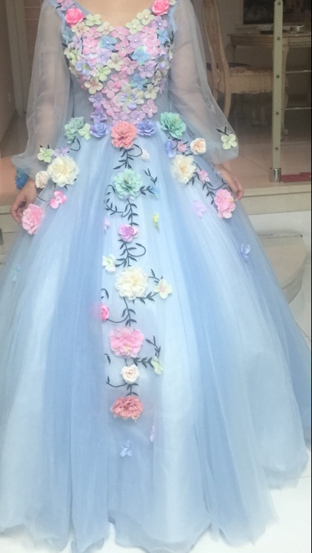 Pro-order ชุดราตรี ชุดแฟนซียาว แขนยาว คอวี ผ้าแก้ว แต่งดอกไม้แฮนด์เมด สไตล์เจ้าหญิง กระโปรงพองสวย เชือกผูกหลัง สวยหรู