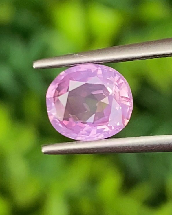 พลอย ชมพู พิ้ง แซฟไฟร์ Pink Sapphire 1.47 กะรัต (Cts.) พลอยแท้ อัญมณีมงคลประจําวันเกิด เครื่องประดับพลอย