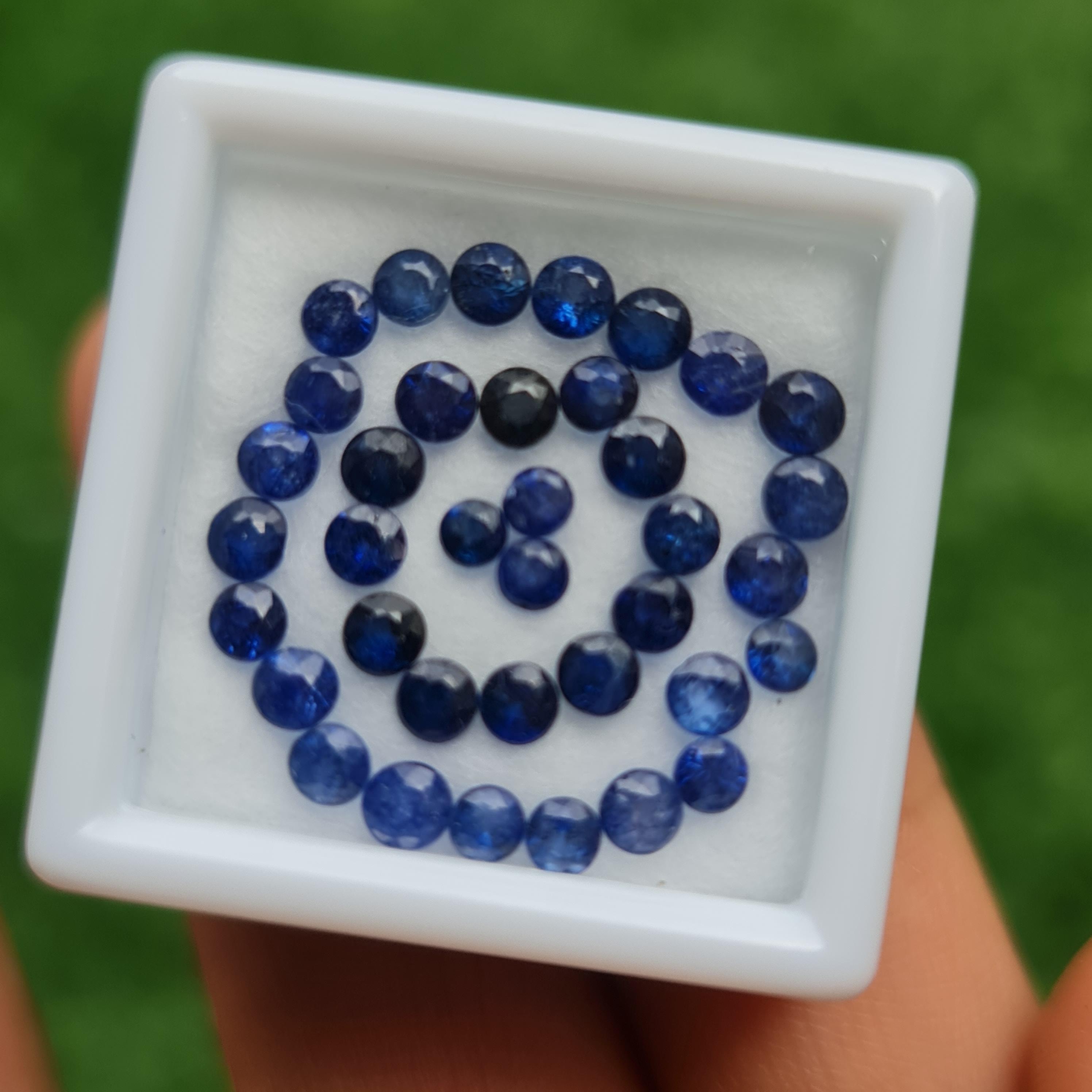 พลอย ไพลิน blue sapphire 5.92 กะรัต (Cts.) 55 เม็ด (pcs.) พลอยแท้ อัญมณีมงคลประจําวันเกิด เครื่องประดับพลอย