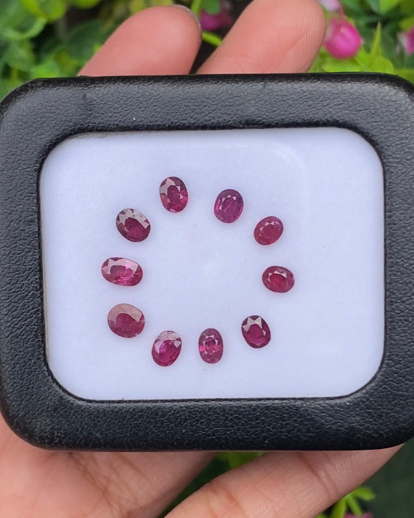 พลอย ทับทิม สยาม Siam Ruby sapphire 10 เม็ด 4.375 กะรัต (Cts.) พลอยแท้ อัญมณีมงคลประจําวันเกิด เครื่องประดับพลอย