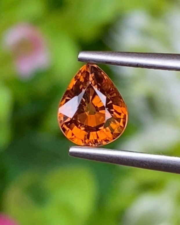 พลอย เพทาย (Zircon) 1.24 กะรัต (Cts.) พลอยแท้ อัญมณีมงคลประจําวันเกิด เครื่องประดับพลอย