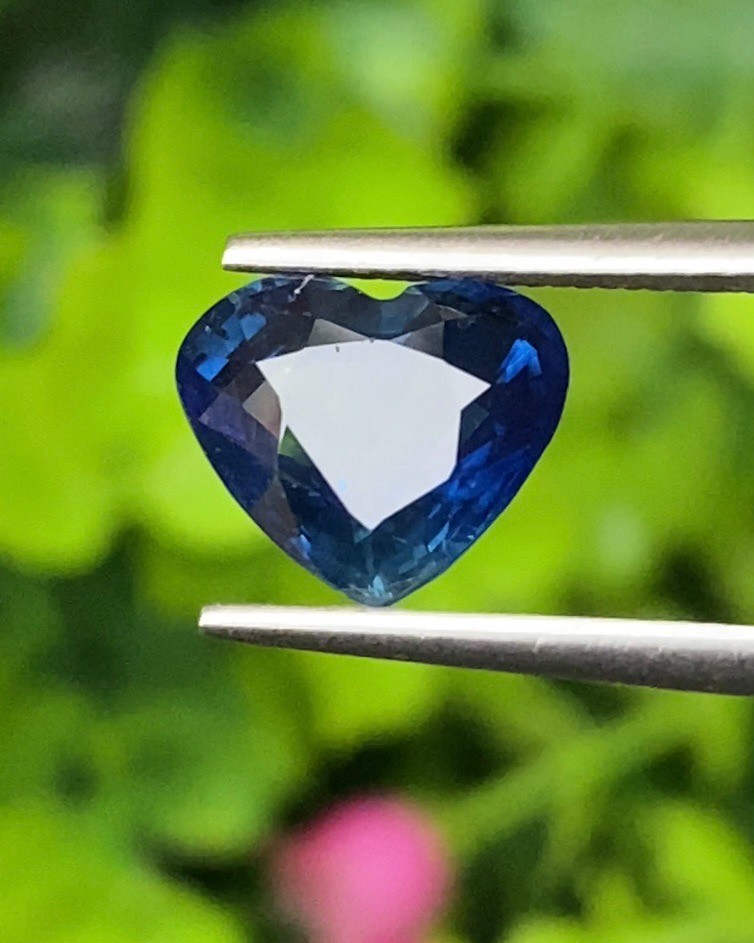 พลอย ไพลิน (Blue Sapphire) 3.03 กะรัต (Cts.) พลอยแท้ อัญมณีมงคลประจําวันเกิด เครื่องประดับพลอย