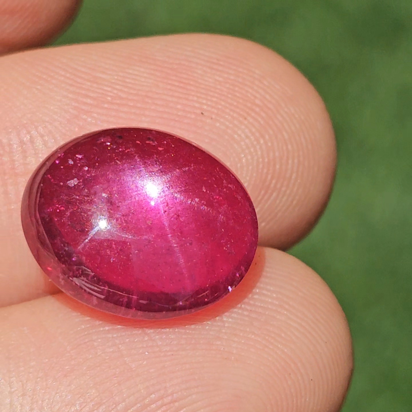 พลอย ทับทิม สตาร์ แซฟไฟร์ Ruby Star Sapphire 10.71 กะรัต (Cts.) พร้อมใบเซอร์ พลอยแท้ อัญมณีมงคลประจําวันเกิด เครื่องประดับพลอย