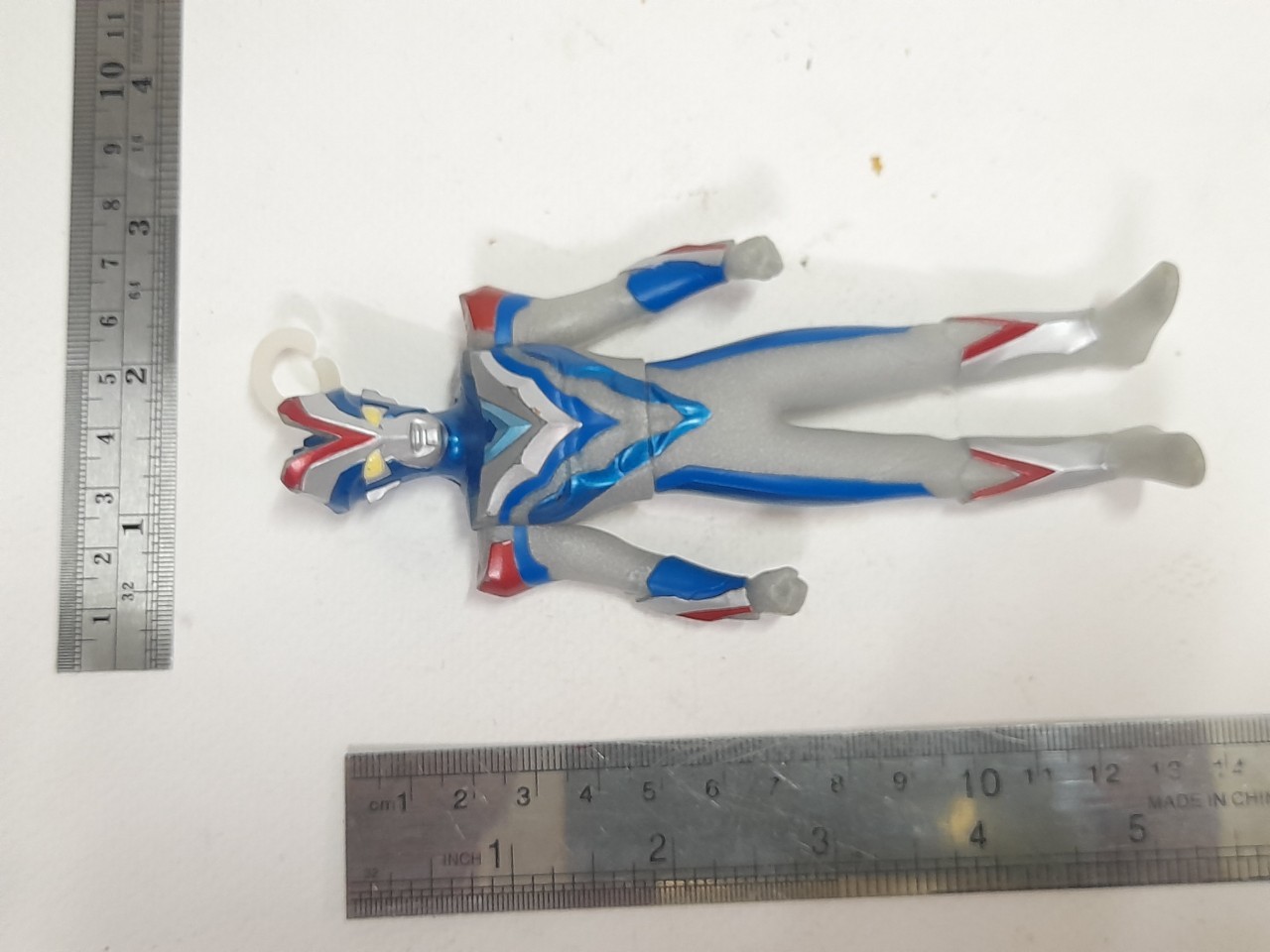 ซอฟ 5-5.5 นิ้ว อุลตร้าแมนวิคตอรี่ ตัวพิเศษ มือสอง สภาพดี มีรอยบ้าง มีปั๊มใต้เท้า