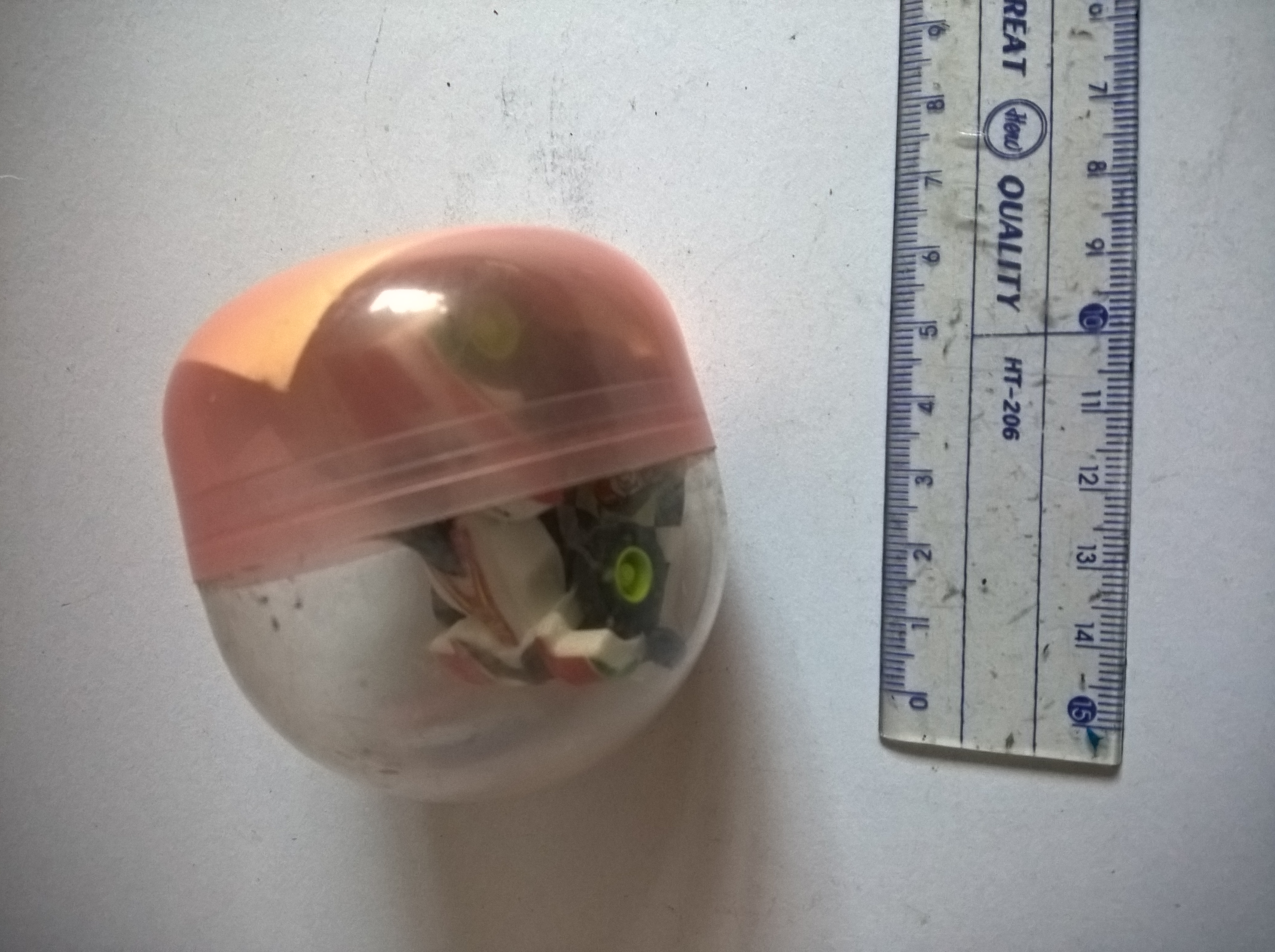 โมเดลรถแข่งในแคปซูล สีแดง ขนาดประมาณ 6 cm. pull back ของสะสมเก่า จาก 7-11