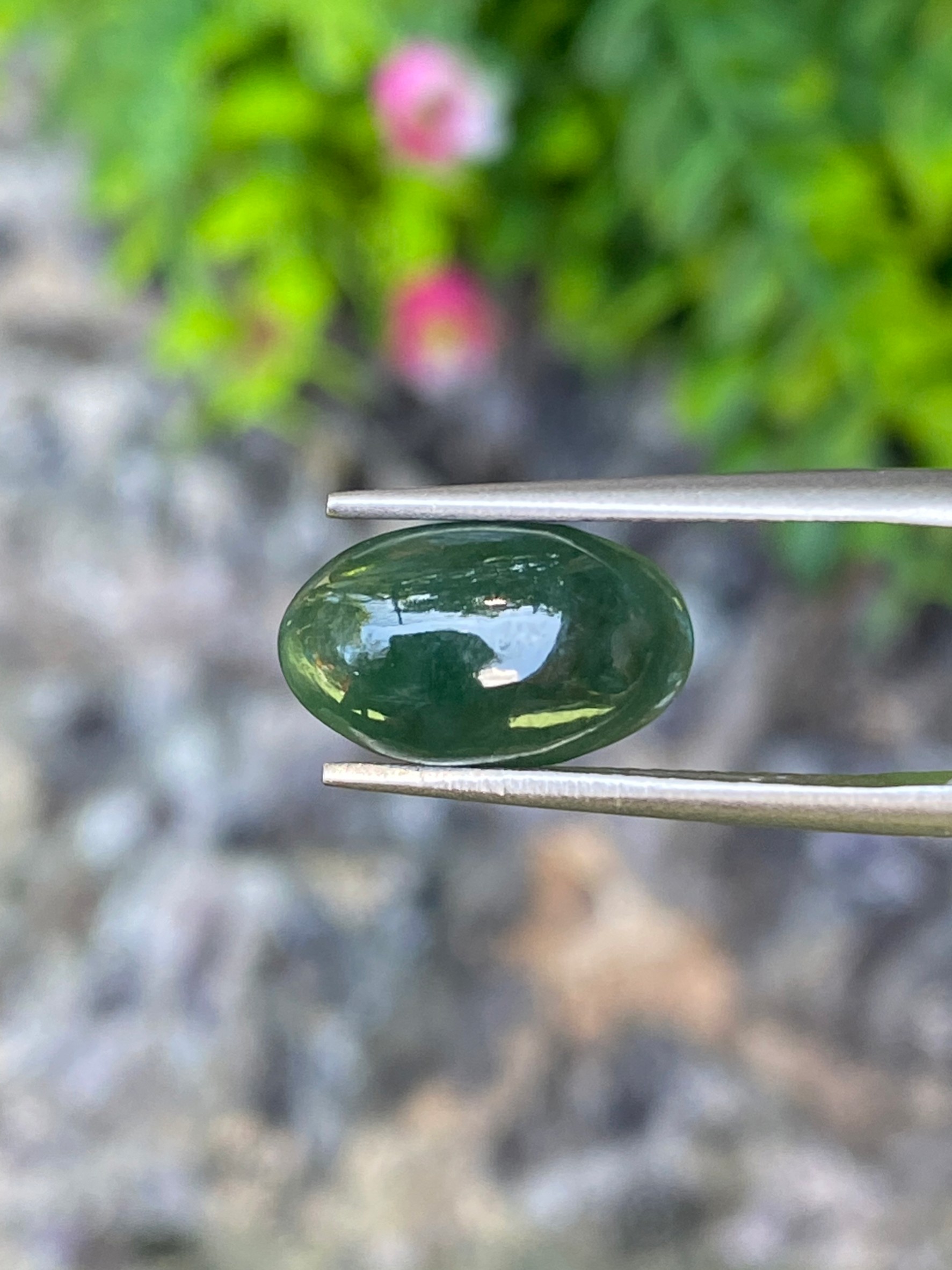 หยกพม่าเจียรนัย (Burmese jade ) 3.32 กะรัต หยกแท้ อัญมณีมงคลประจําวันเกิด เครื่องประดับหยก
