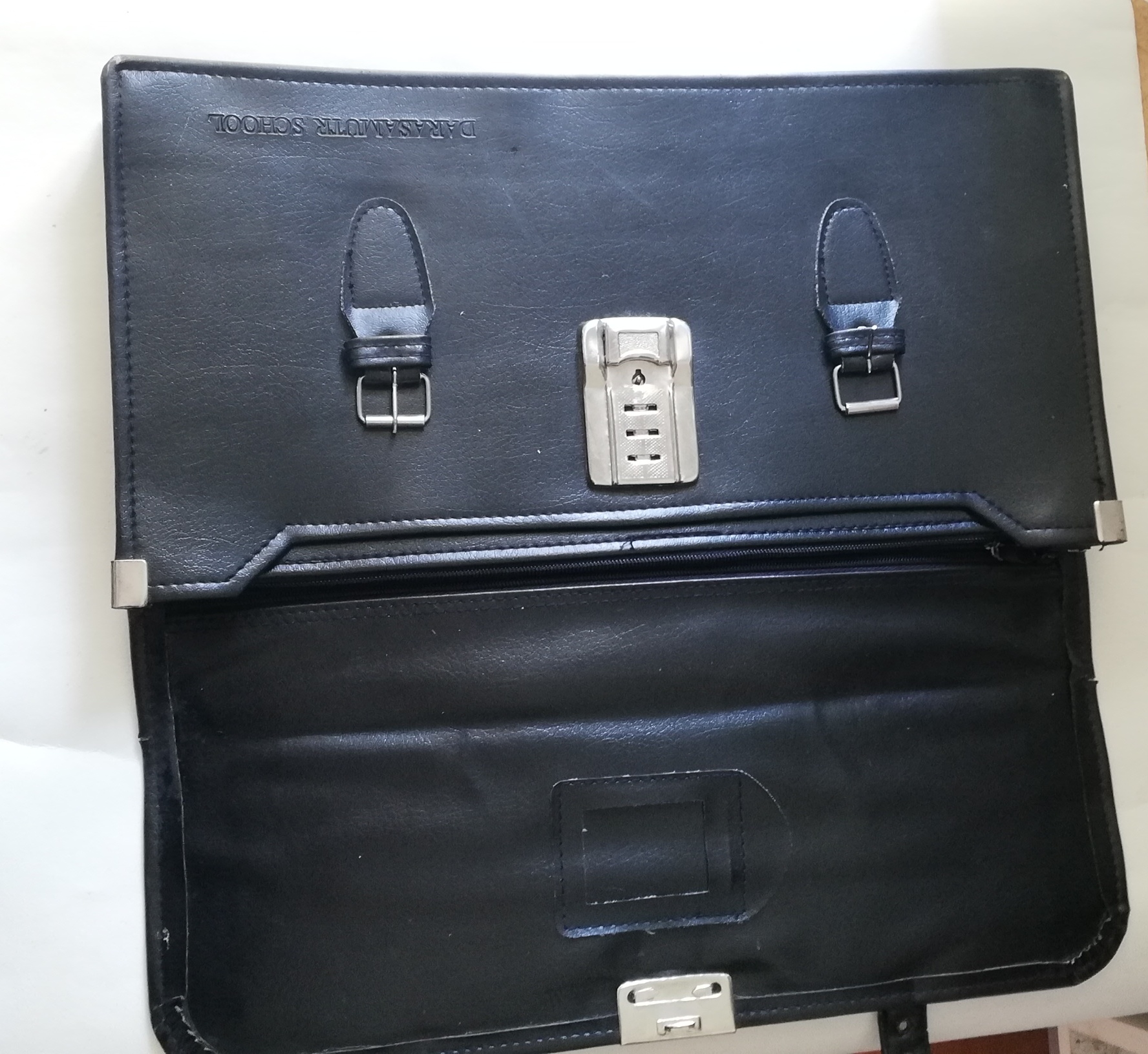 ของสะสมเก่า กระเป๋านักเรียน จาก โรงเรียนดาราสมุทร ศรีราชา **มีตำหนิโปรดตรวจสอบทุกภาพ