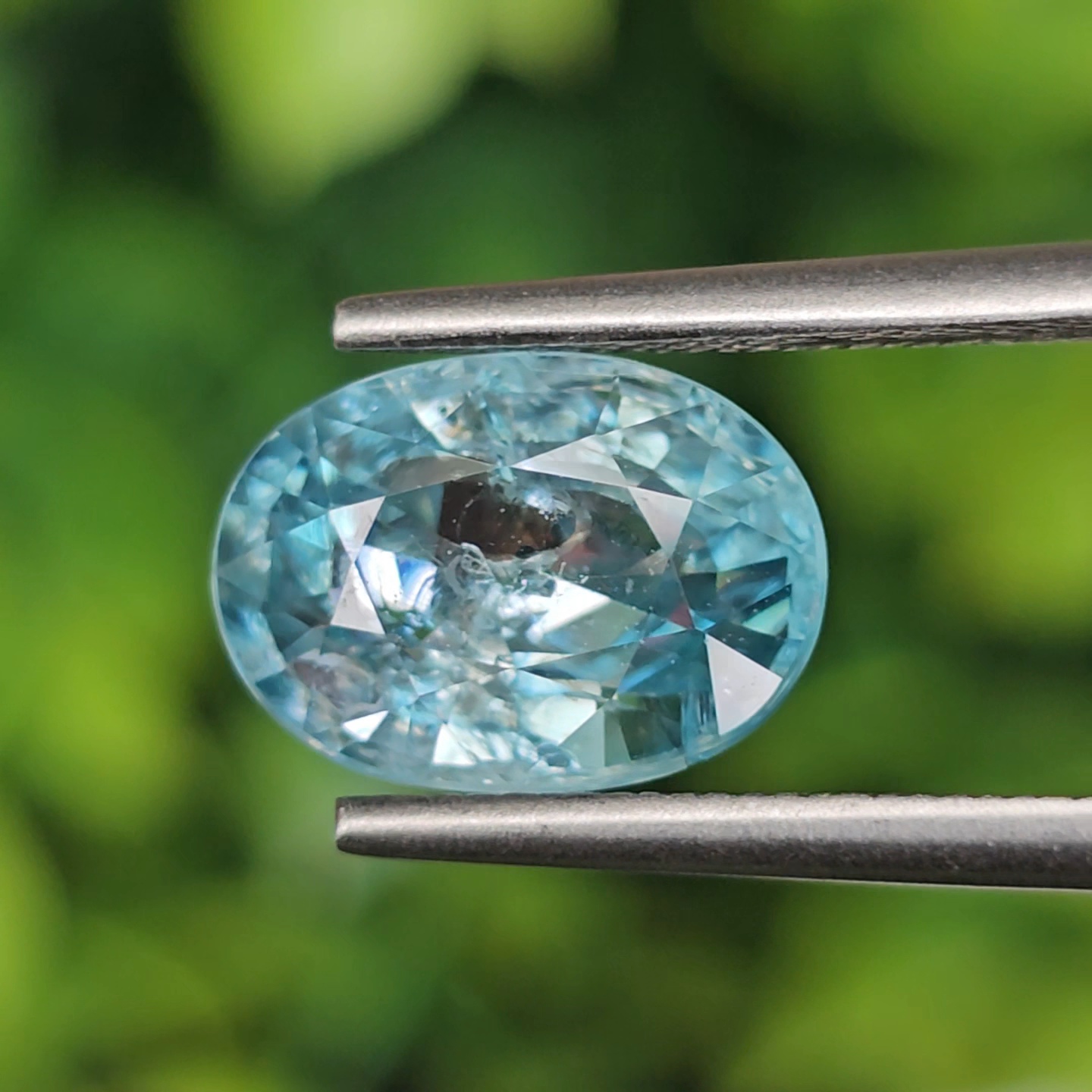 พลอย เพทาย (Zircon) 4.26 กะรัต (Cts.) พลอยแท้ อัญมณีมงคลประจําวันเกิด เครื่องประดับพลอย