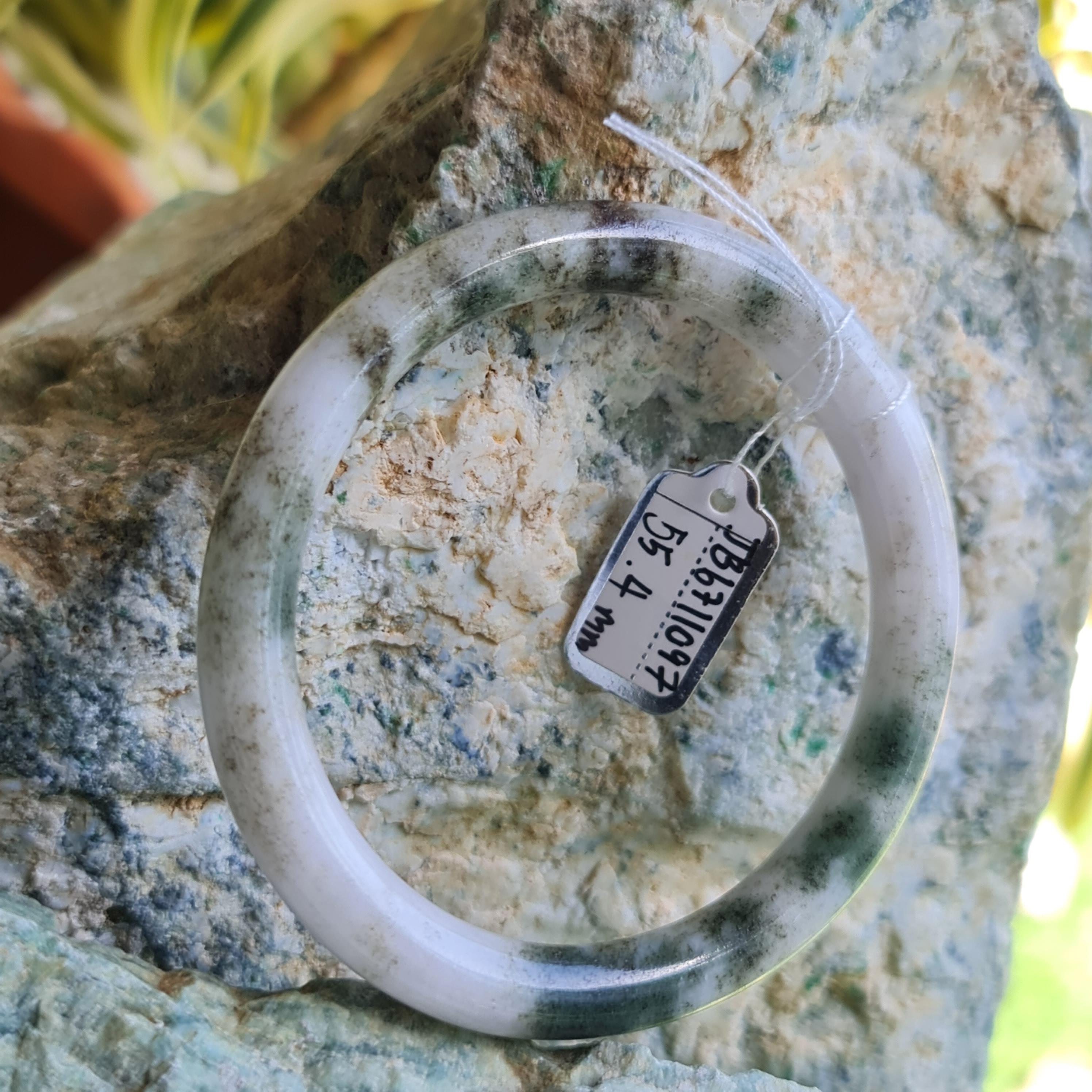 JB6711097 หยก พม่า แท้ Jade กำไลหยก 55.4 มม (Jade bracelet) พม่า (Myanmar)