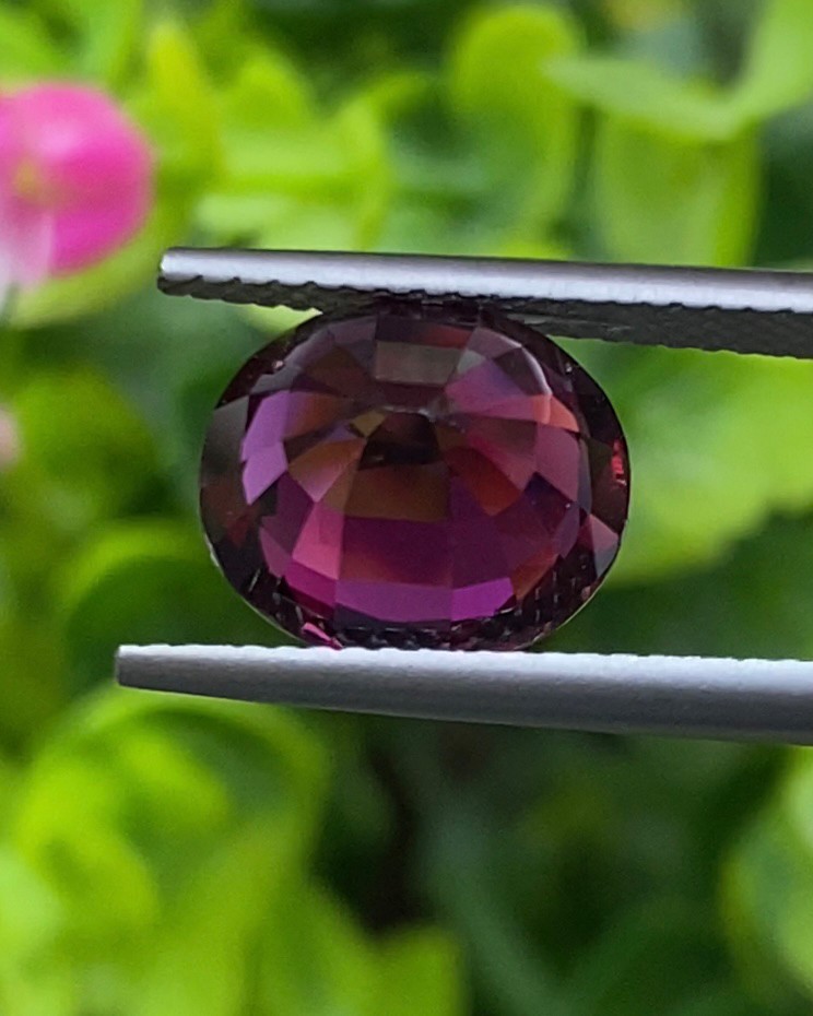 พลอย โรโดไลต์ กาเน็ท Rhodolite Garnet 5.23 กะรัต Cts.พลอยแท้ อัญมณีมงคลประจําวันเกิด เครื่องประดับพลอย