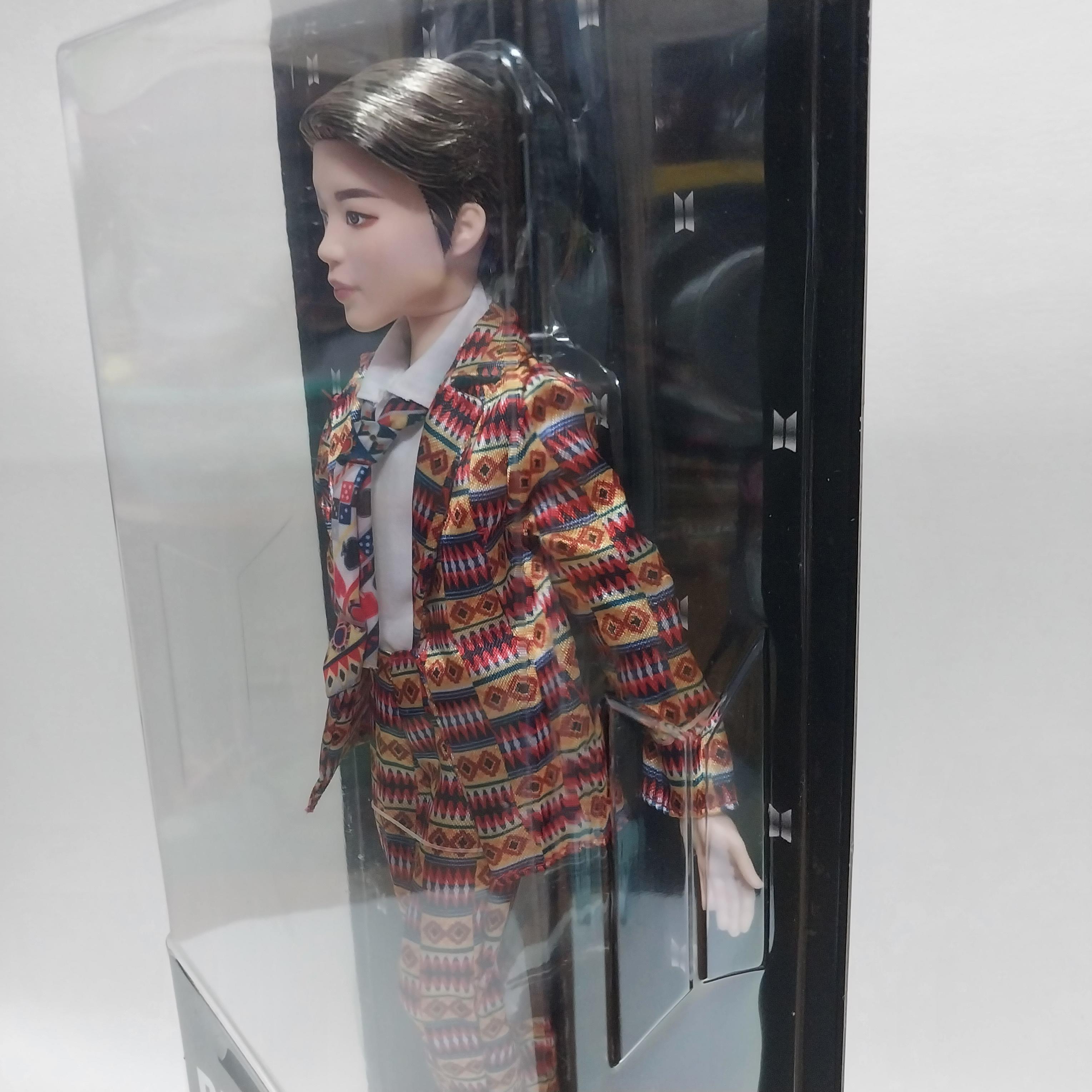 มีหลายภาพ มือ1 กล่องชำรุดบ้าง มีหลายภาพ ตุ๊กตาบอยแบรนด์เกาหลี BTS ของแท้แมทเทล