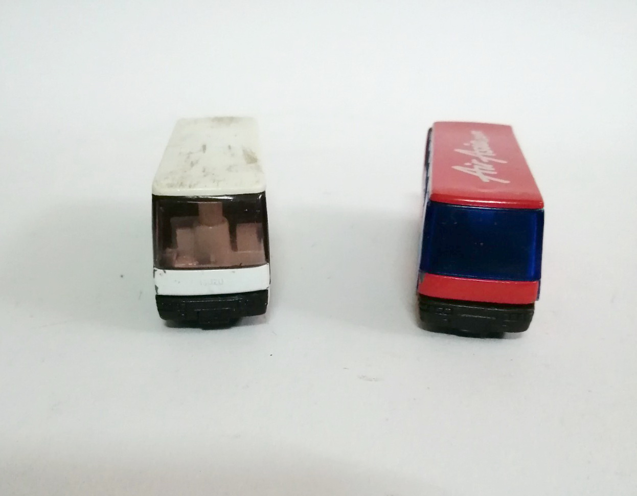 รถบัสเหล็ก แอร์เอเชีย กับ โปเกมอนแคแรคเตอร์ ของเก่าเก็บขายตามสภาพ ขายคู่2คัน