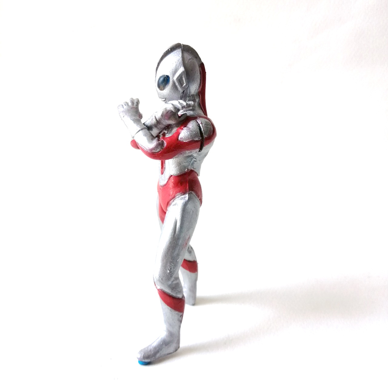 แคนดี้ทอย อุลตร้าแมนมิลเลเนี่ยม งานฟิชโช่ ApexT พร้อมฐาน -แยกแขนได้ หน้าติดกาวถาวร **ซ่อมสี Candy toy, Ultraman Millenium, Fisho, arms separated, face glued, color repaired