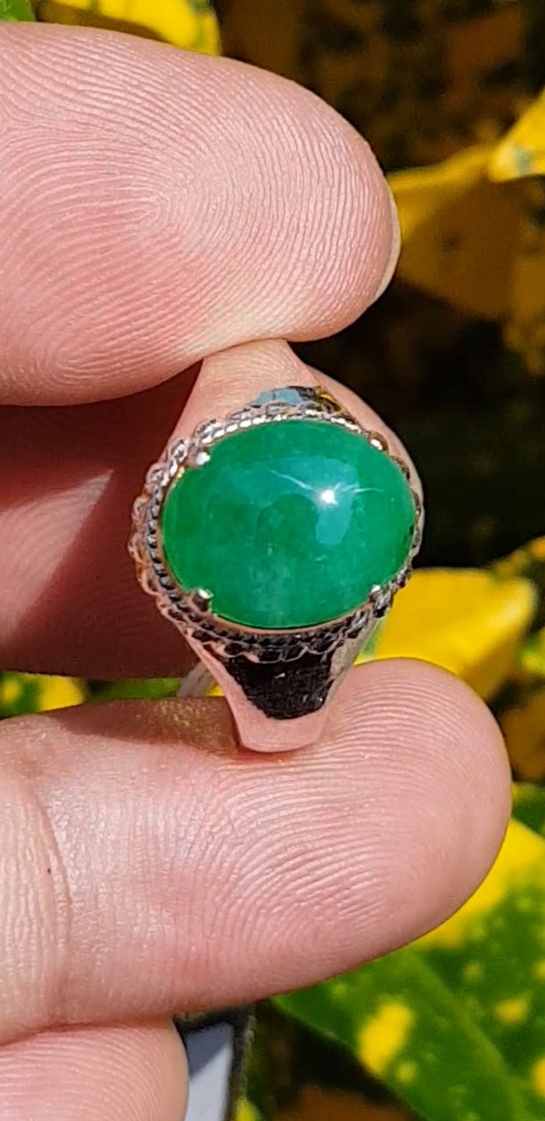 หยก พม่า แท้ Jade แหวนหยก 翡翠戒指 (Jadeite ring) 1.93 กะรัต (Cts.) (Size) 59ดิบ ไม่ผ่านการปรับปรุง (Type A) พม่า (Myanmar)