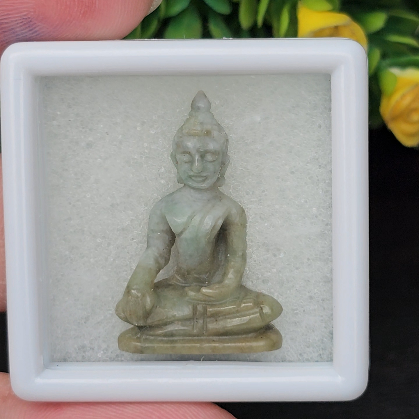 หยก แกะสลัก รูป พระ (Burmese jadeite) 20.82 กะรัต (cts.) หยก พม่า แท้