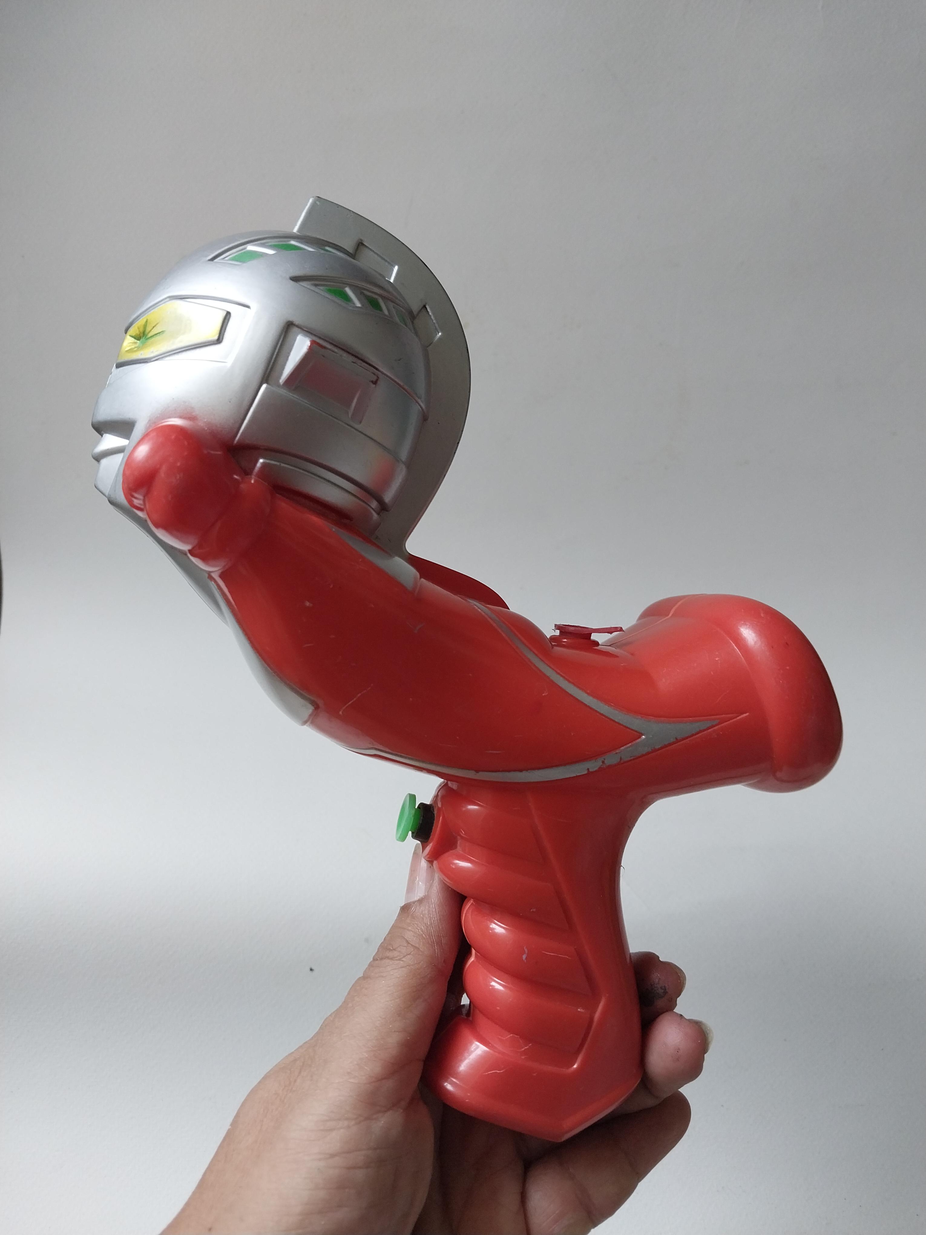 มีหลายภาพ,ปืนฉีดน้ำรูปอุลตร้าเซเว่น สำหรับสะสม