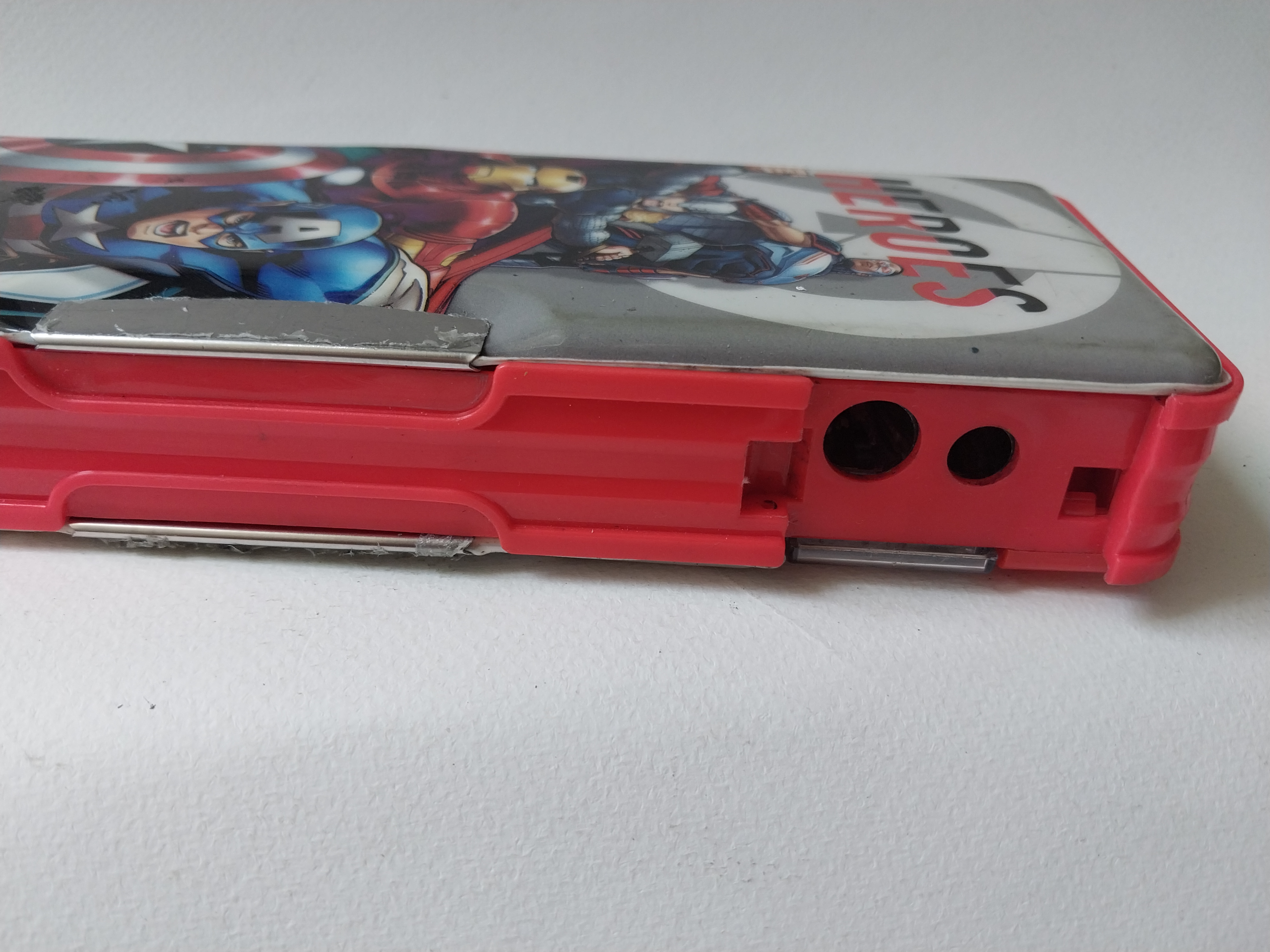 มีหลายภาพ, กล่องดินสอภาพสวย ภาพทีมอเวนเจอร์ ภาพการ์ตูน มีตำหนิโปรดดูทุกภาพ