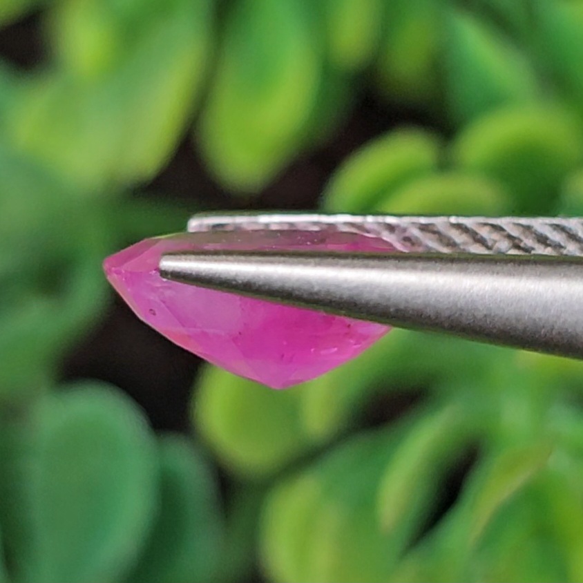 พลอย ชมพู พิ้ง แซฟไฟร์ Pink Sapphire 1.02 กะรัต (Cts.) พลอยแท้ อัญมณีมงคลประจําวันเกิด เครื่องประดับพลอย