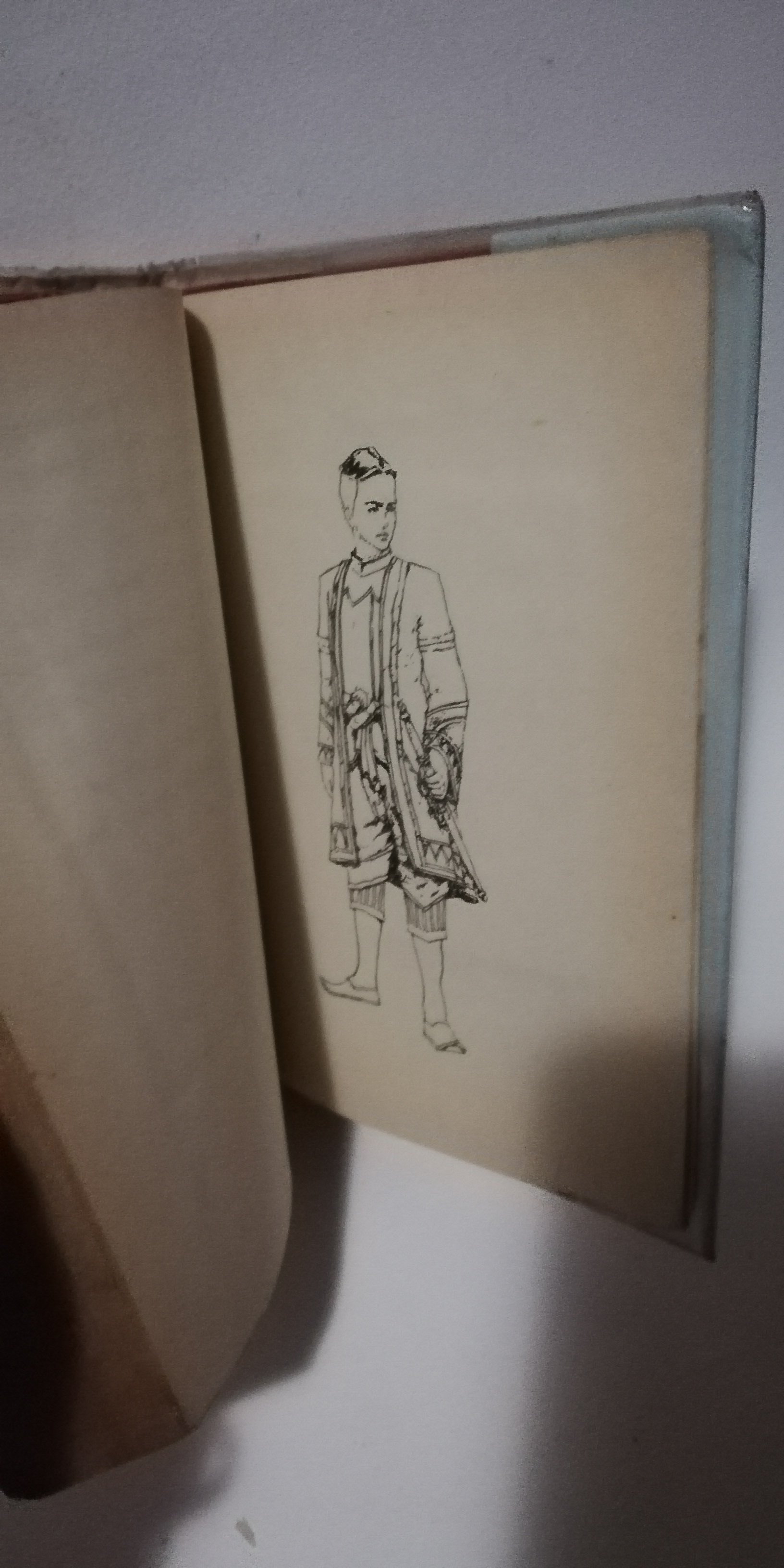 มีหลายภาพหนังสือนิยายเก่าปกสวย, มีตำหนิหน้าแรกๆก่อนเข้าเนื้อเรื่องหายไปหนังสือห่อปกซ่อมสันปก, เคยเป็นหนังสือเช่ามาก่อน, รัตนโกสินทร์ **เล่มจบ โดย ว.วินิจฉัยกุล