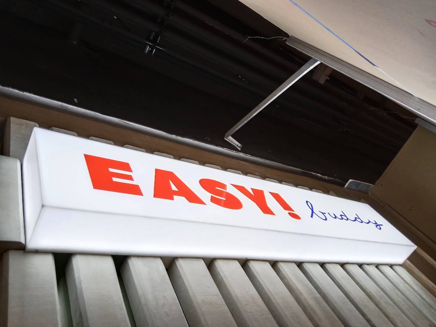 #ป้ายกล่องไฟอะคริลิคหน้าติดสติ๊กเกอร์พิมพ์ไดคัท