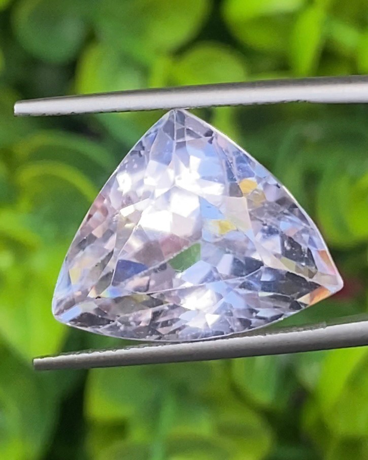 พลอย คุนไซท์ Kunzite 20.10 กะรัต (Cts.) พลอยแท้อัญมณีมงคล ประจําวันเกิด เครื่องประดับพลอย