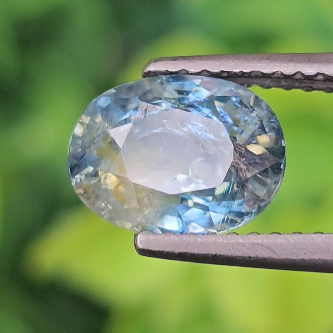 พลอย ไพลิน Blue Sapphire 2.70 กะรัต (Cts.) ดิบ Unheated พลอยแท้ อัญมณีมงคลประจําวันเกิด เครื่องประดับพลอย