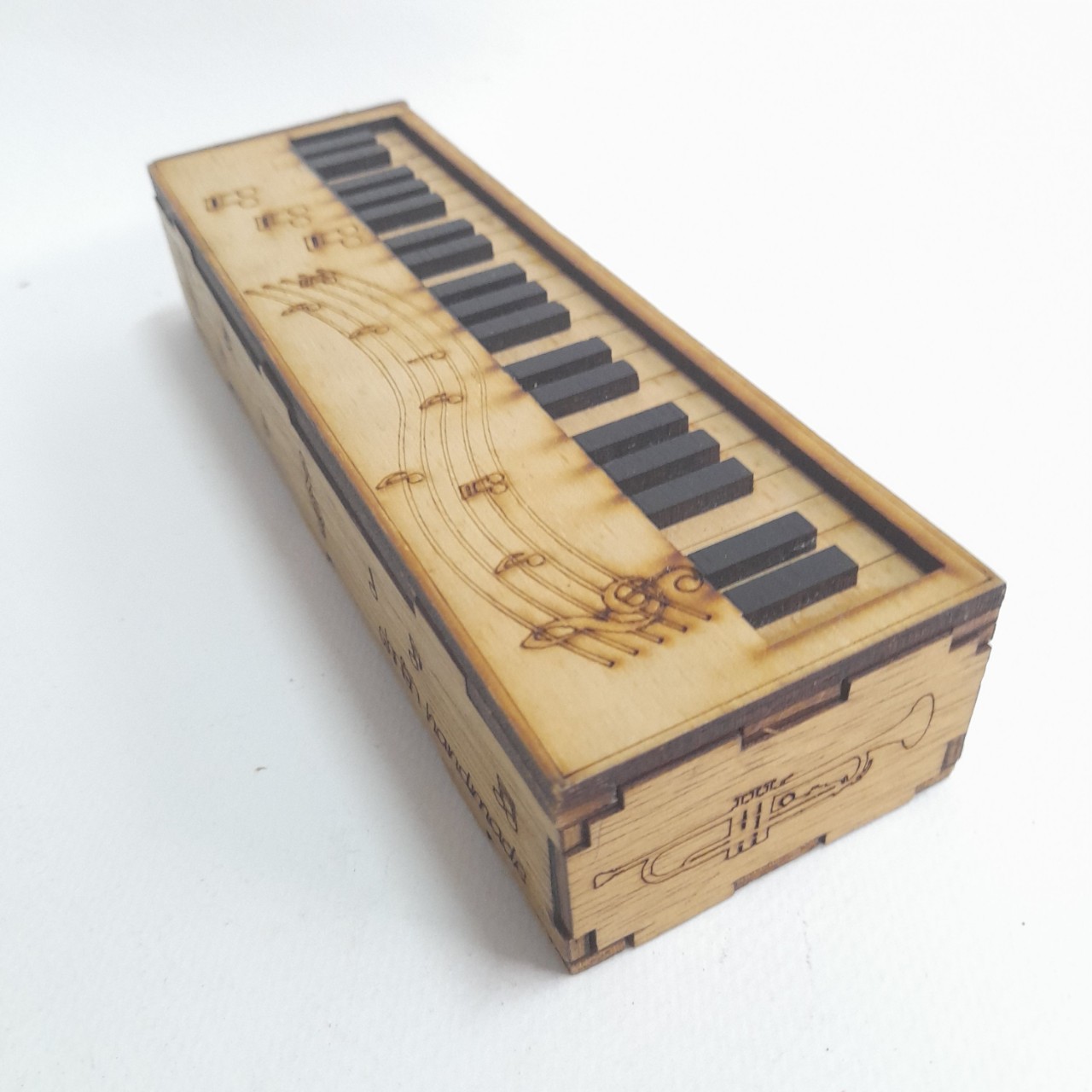 กล่องไม้รูปเปียนโน ขนาดตามรูป งานไม้เก่าเก็บ มือสองสภาพดีมีรอยบ้าง