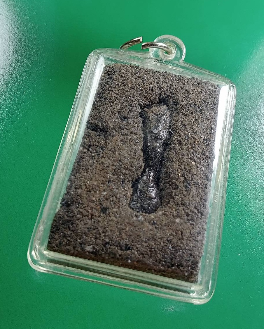 ผ2980 พระสมเด็จ หลังฝังแร่ ไม่ทราบที่