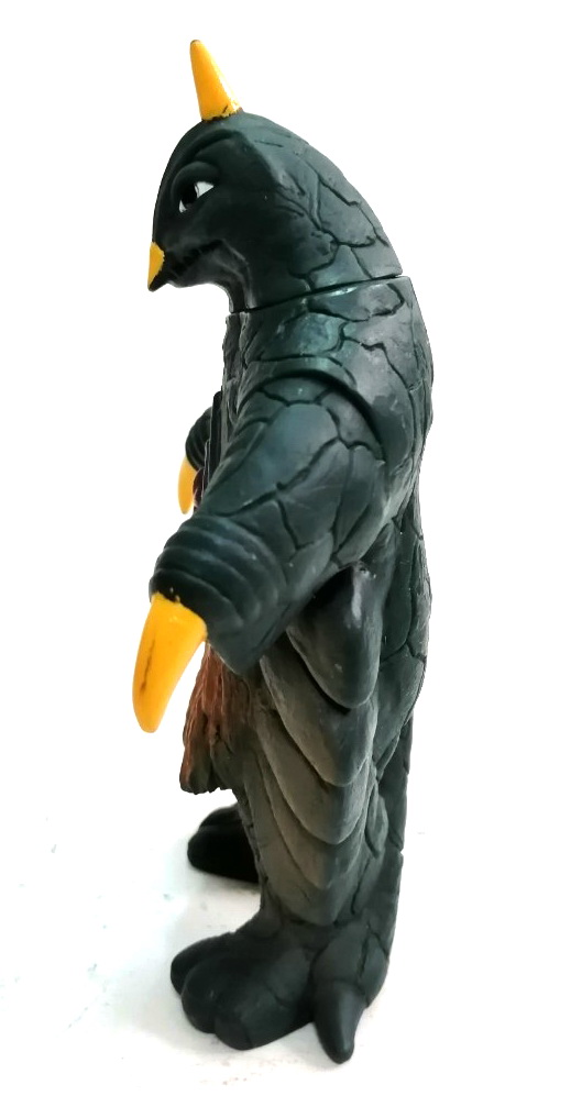 ซอฟ5นิ้ว ไคจูสปาร์คดอล ชุดbandai kaiju 500 สัตว์ประหลาด เบมสตาร์ จากภาพยนตร์ชุด อุลตร้าแมนแจ๊ค ในภาพยนตร์มันช่องท้องที่ดูดพลังได้ และเล็บที่แหลมคมทำร้ายอุลตร้าแมนแจ๊คจนบาดเจ็บได้ ภายหลังอุลตร้าเซเว่น นำอุลตร้าเบรสเลท มาให้ถึงปราบได้ มันเป็นหนึ่งในร่างรวม