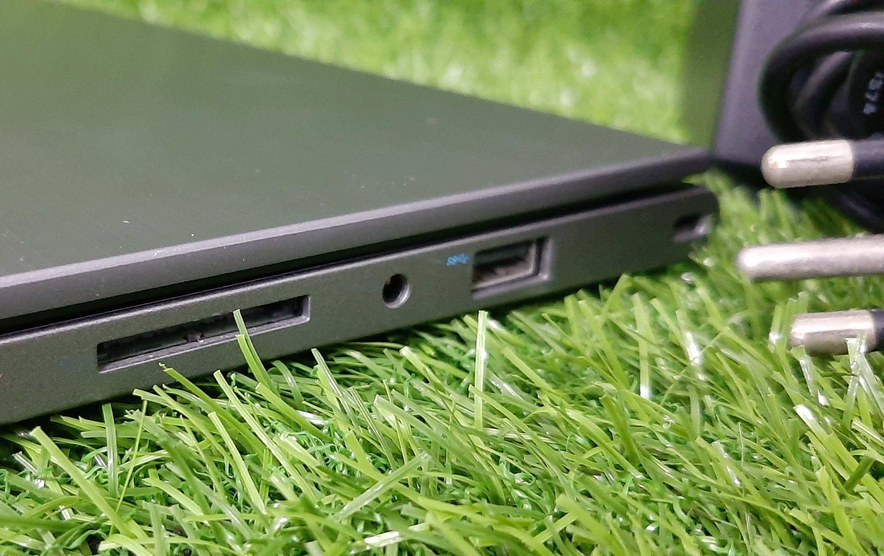 โน๊ตบุ๊คมือสอง ประกันร้าน 1 เดือน Dell Vostro 14-5459 (i5-6200U Ram4GB HDD500GB พร้อม Adapter