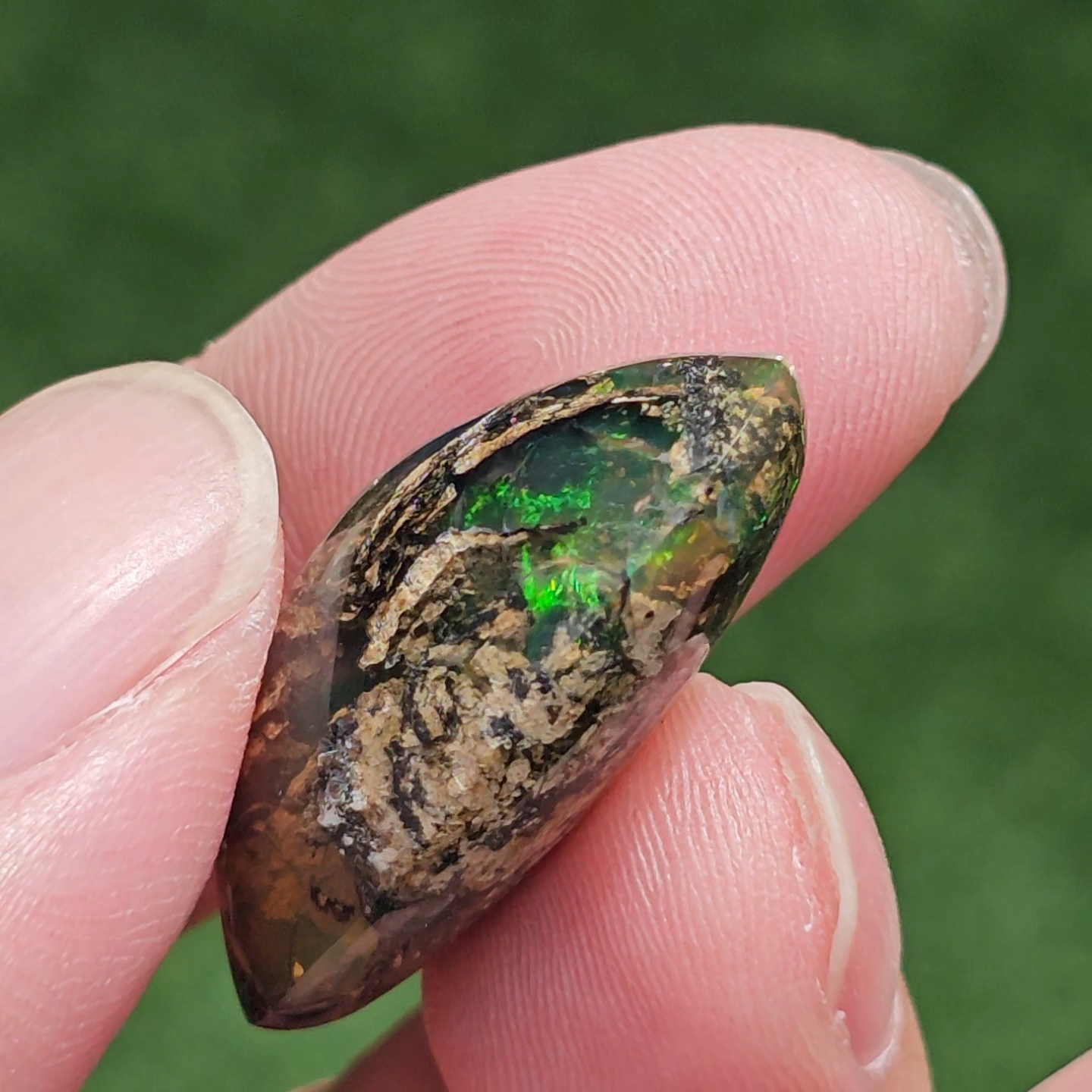 พลอย โอปอล Opal 32.50 กะรัต (Cts.) พลอยแท้ อัญมณีมงคลประจําวันเกิด เครื่องประดับพลอย