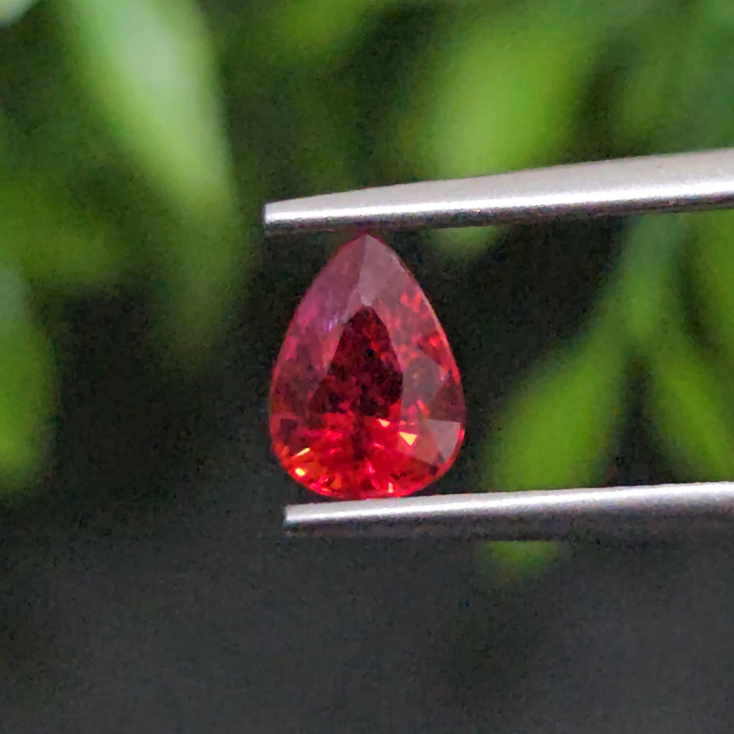 พลอย ทับทิม ซองเจีย Songea Ruby Sapphire 1.10 กะรัต (Cts.) พร้อมใบเซอร์ พลอยแท้ อัญมณีมงคลประจําวันเกิด เครื่องประดับพลอย