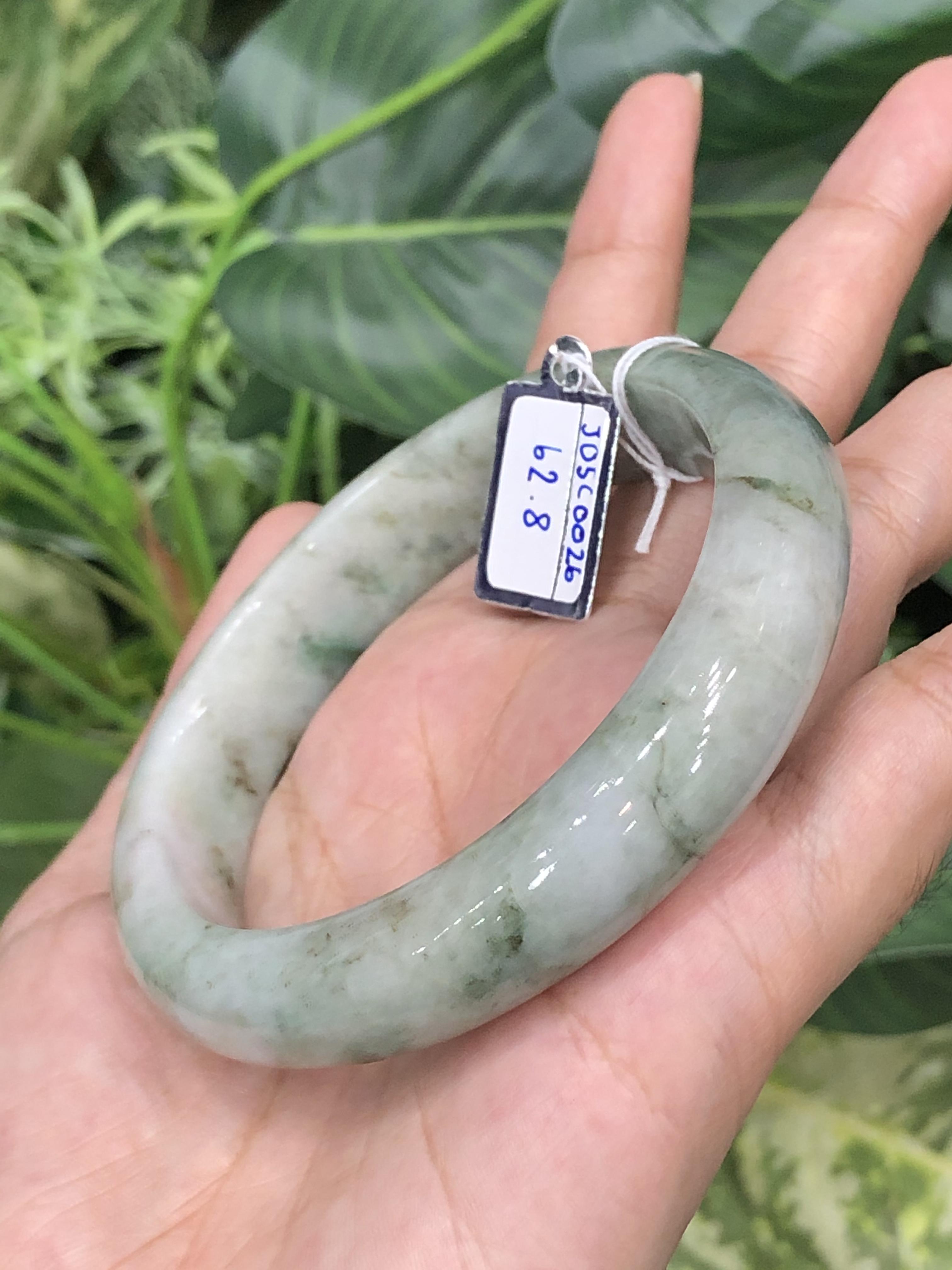 J05C0026 หยก พม่า แท้ Jade กำไลหยก 62.8 มม. (Jade bracelet) พม่า (Myanmar)