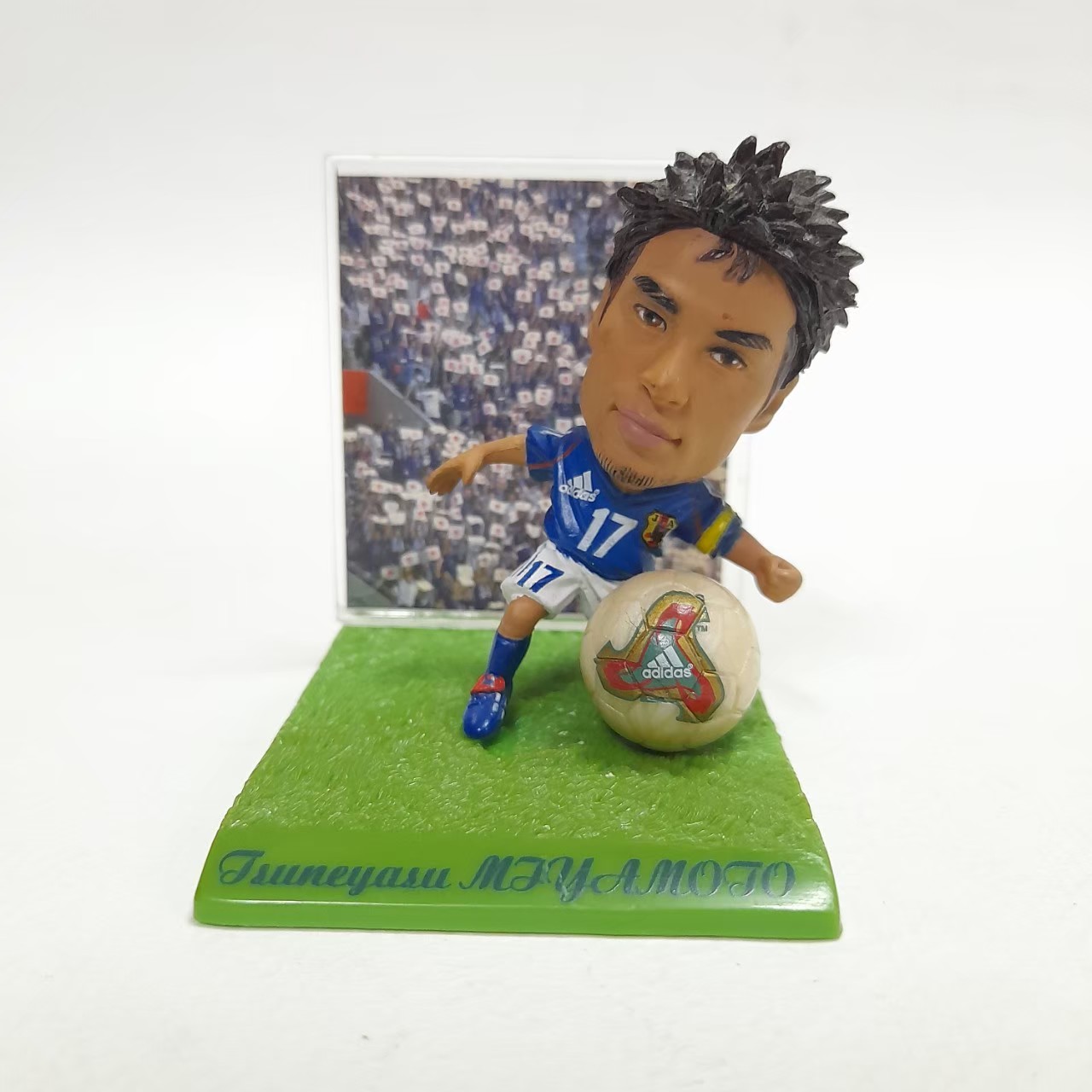 ฟิกเกอร์ นักบอล ทีมญี่ปุ่น Tsuneyasu Mayamoto ขนาดตามรูป มีฐาน มีฉาก มือสอง สภาพดีมีรอยบ้าง