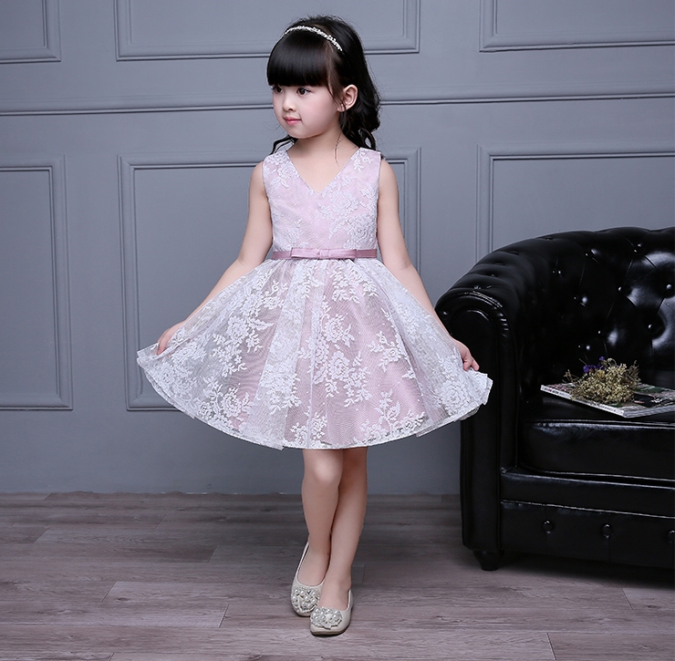 Pre-order ชุดราตรีเด็ก ชุดออกงาน ชุดกระโปรง สไตล์เจ้าหญิง แขนกุด คอวี ผ้าลูกไม้ คาดโบว์ที่เอว กระโปรงฟูฟ่อง ซิปหลัง สวยหวาน