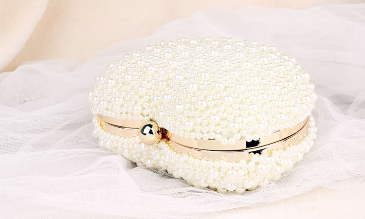 Evening Clutch กระเป๋าออกงาน แต่งมุกทั้งใบ รูปหัวใจ สวยน่ารัก