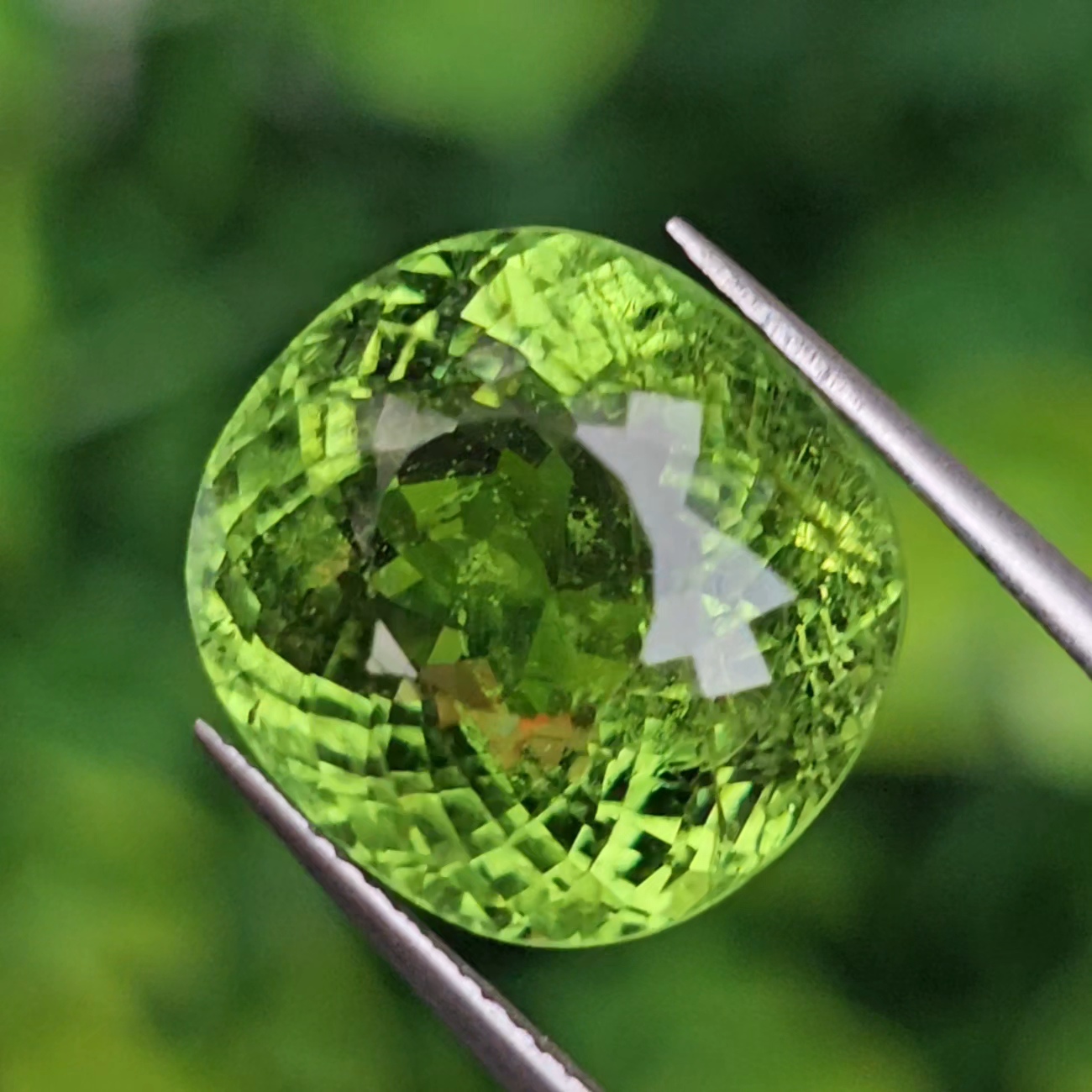 พลอย พาไรบ้า ทัวร์มาลีน Paraiba Tourmaline 11.02 กะรัต (Cts.) *สีพิเศษ เขียวนีออน neon green พร้อมใบเซอร์ พลอยแท้อัญมณีมงคล ประจําวันเกิด เครื่องประดับพลอย