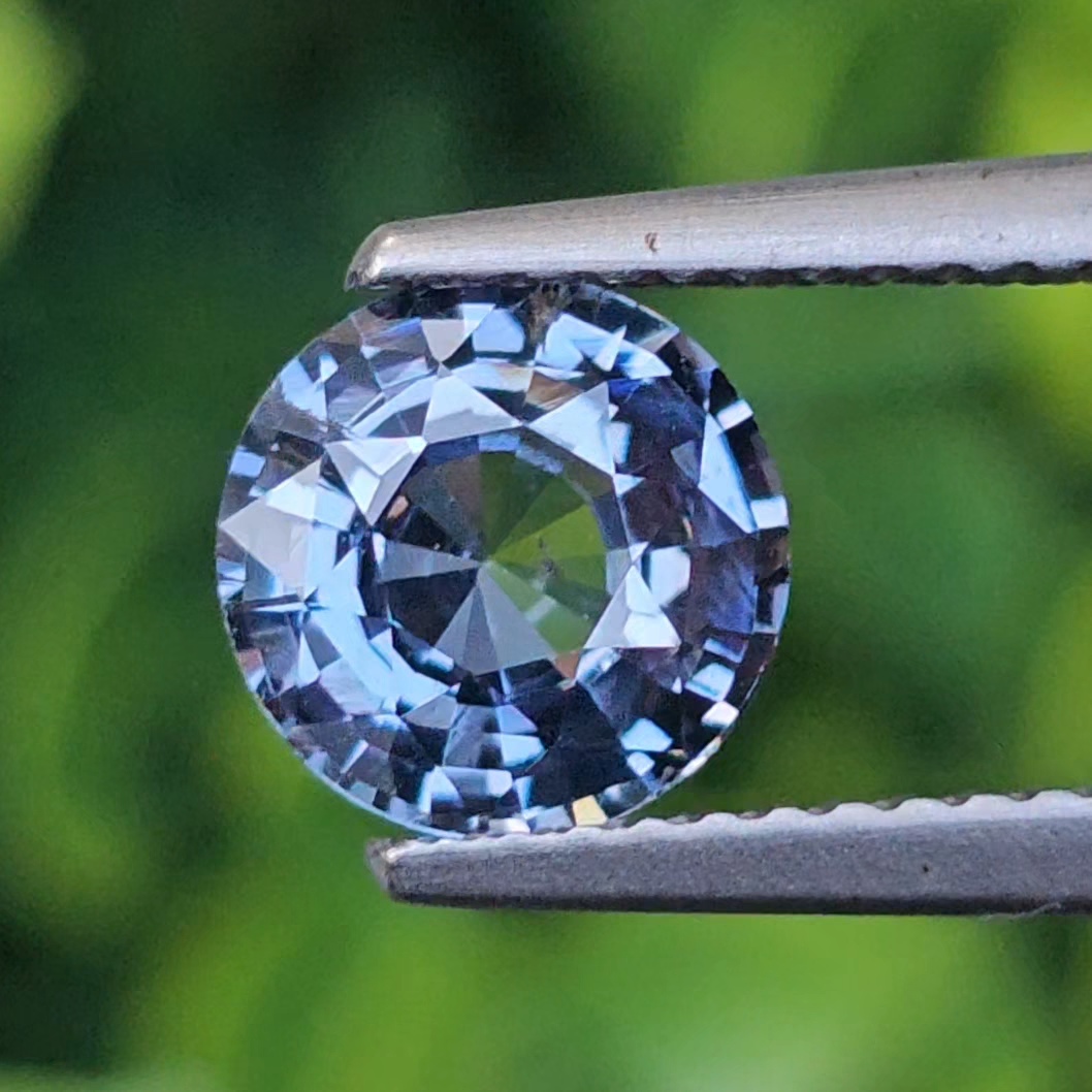 สปิเนล (Spinel ) 1.56 กะรัต (Cts.) พลอยแท้ อัญมณีมงคลประจําวันเกิด เครื่องประดับพลอย