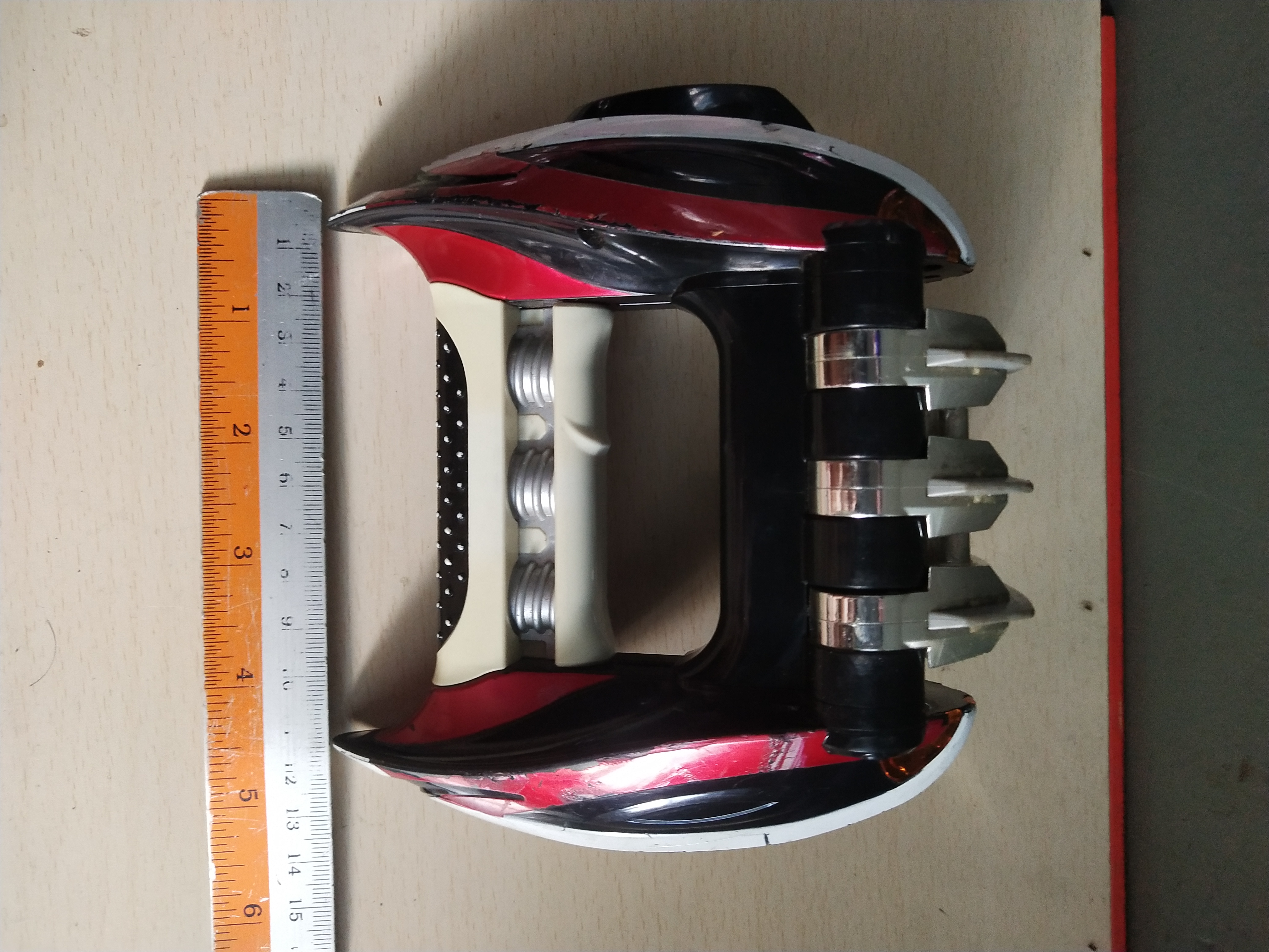 มีหลายภาพ BattleClaw อาวุธของขบวนการเกคิเรนเจอร์***มีรอยสีถลอกหลายที่ ไม่เช็คระบบ