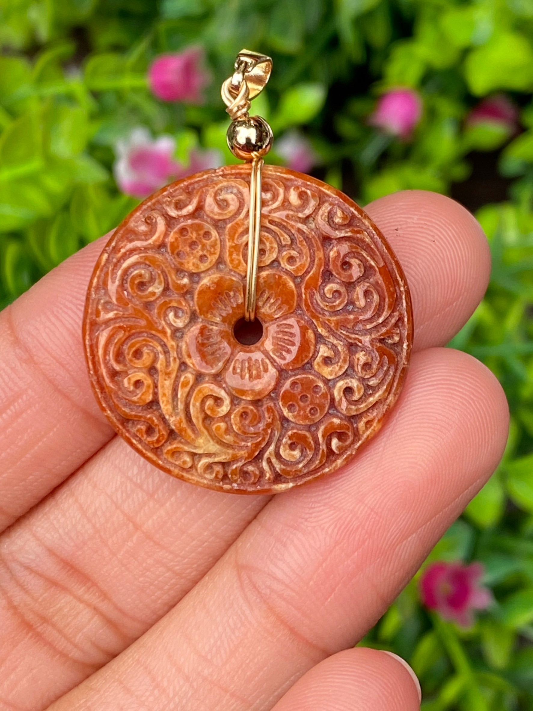 หยก พม่า แท้ Jade จี้โดนัทหยก แกะลาย (Curving Bi-disc jadeite) พม่า (Myanmar) 36.16 กะรัต (Cts.)