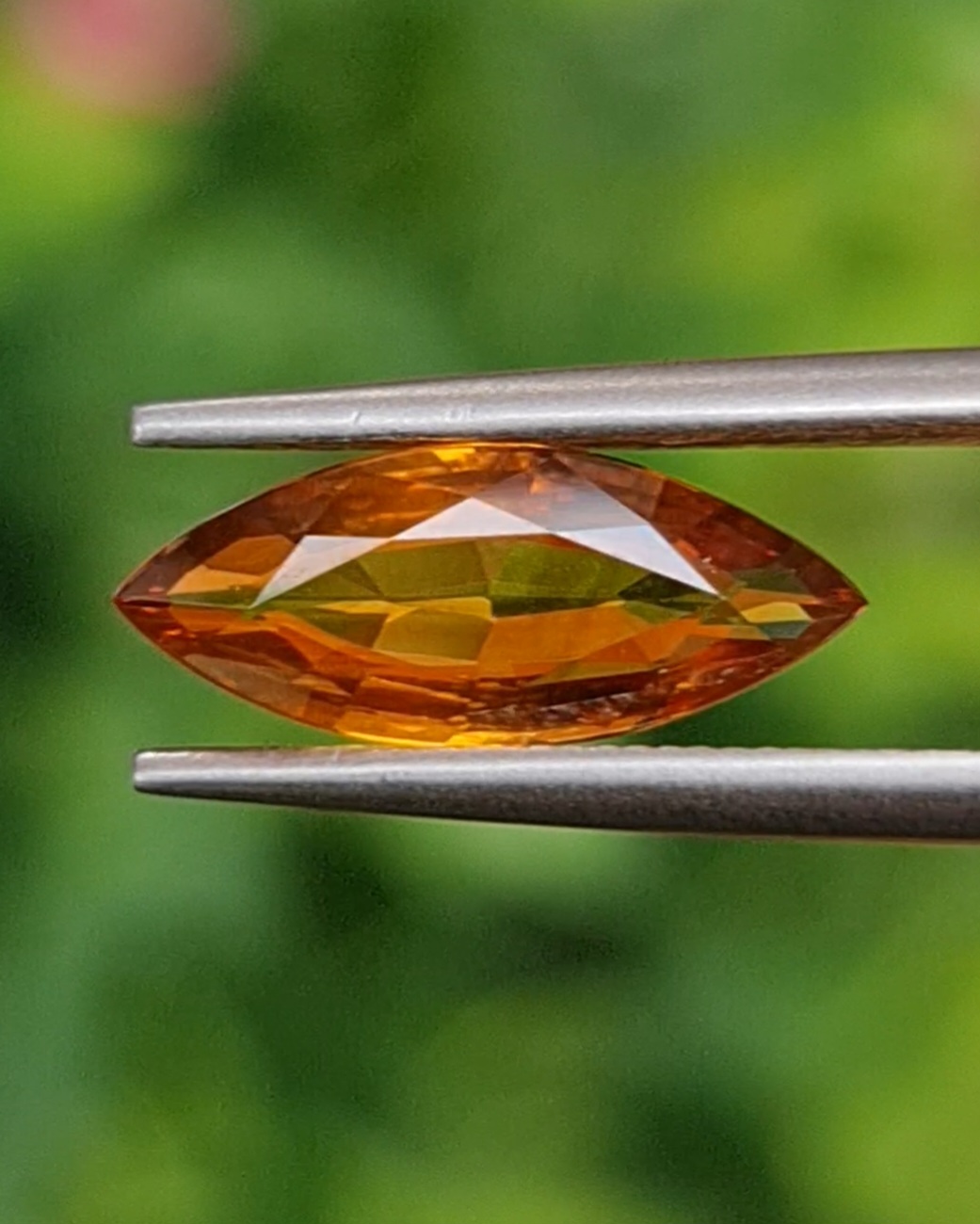 พลอย บุษราคัม yellow sapphire 1.86 กะรัต (Cts.) พลอยแท้ อัญมณีมงคลประจําวันเกิด เครื่องประดับพลอย