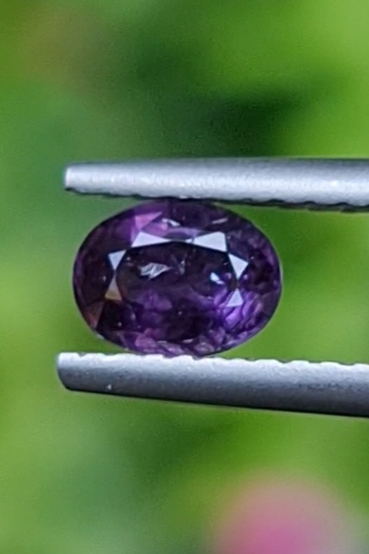 พลอย เพอเพิล แซฟไฟร์ สีม่วง Purple Sapphire ดิบ Unheated 0.63 กะรัต (Cts.) พลอยแท้ อัญมณีมงคลประจําวันเกิด เครื่องประดับพลอย